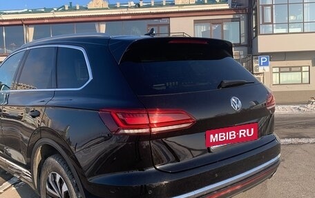 Volkswagen Touareg III, 2018 год, 5 300 000 рублей, 3 фотография