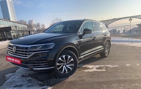 Volkswagen Touareg III, 2018 год, 5 300 000 рублей, 2 фотография