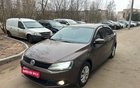 Volkswagen Jetta VI, 2014 год, 1 250 000 рублей, 2 фотография