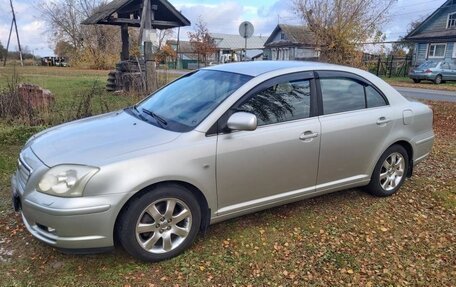 Toyota Avensis III рестайлинг, 2004 год, 730 000 рублей, 2 фотография