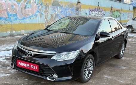 Toyota Camry, 2017 год, 2 350 000 рублей, 8 фотография