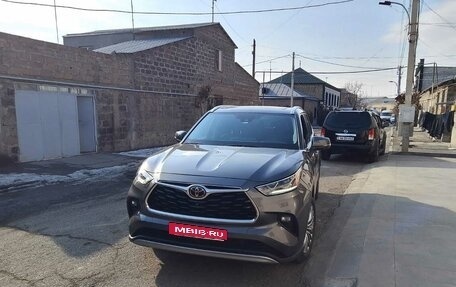 Toyota Highlander, 2021 год, 6 150 000 рублей, 1 фотография