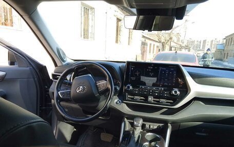 Toyota Highlander, 2021 год, 6 150 000 рублей, 2 фотография