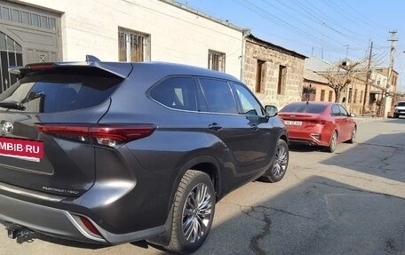 Toyota Highlander, 2021 год, 6 150 000 рублей, 7 фотография
