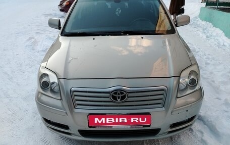 Toyota Avensis III рестайлинг, 2005 год, 720 000 рублей, 4 фотография