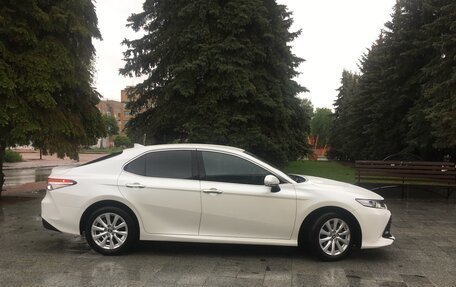 Toyota Camry, 2019 год, 2 800 000 рублей, 5 фотография