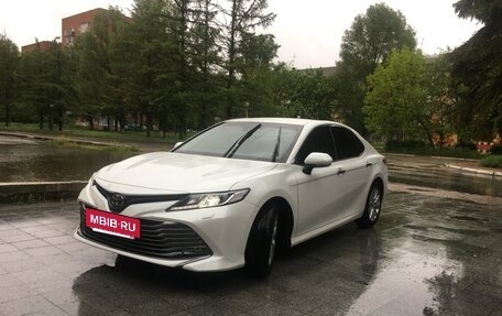 Toyota Camry, 2019 год, 2 800 000 рублей, 3 фотография