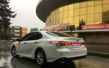 Toyota Camry, 2019 год, 2 800 000 рублей, 8 фотография