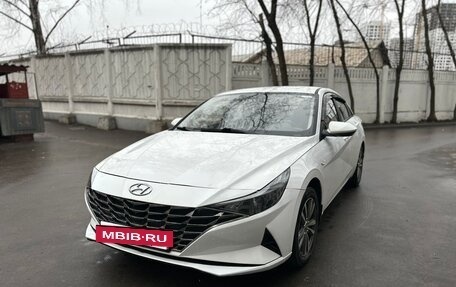 Hyundai Elantra, 2021 год, 1 570 000 рублей, 2 фотография