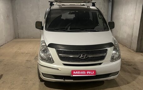 Hyundai Grand Starex Grand Starex I рестайлинг 2, 2010 год, 1 300 000 рублей, 3 фотография