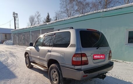 Toyota Land Cruiser 100 рестайлинг 2, 2006 год, 2 460 000 рублей, 6 фотография