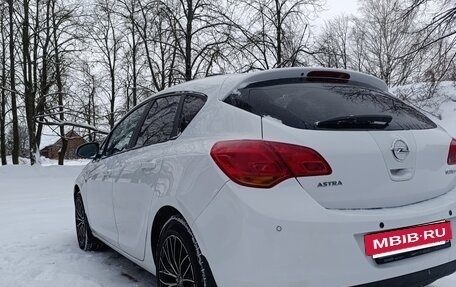 Opel Astra J, 2011 год, 800 000 рублей, 2 фотография