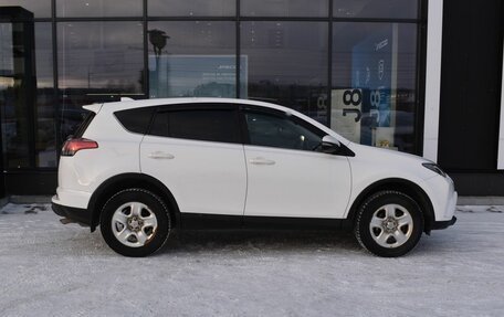 Toyota RAV4, 2017 год, 2 255 000 рублей, 4 фотография