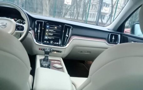 Volvo S60 III, 2019 год, 3 400 000 рублей, 4 фотография