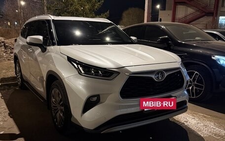 Toyota Highlander, 2023 год, 6 950 000 рублей, 2 фотография