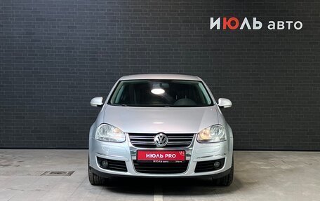 Volkswagen Jetta VI, 2010 год, 925 000 рублей, 2 фотография