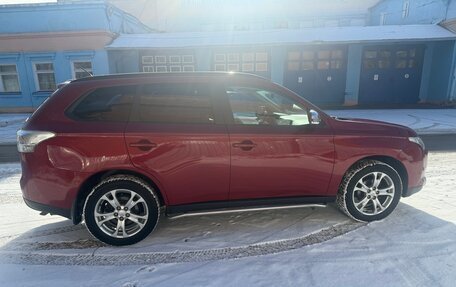 Mitsubishi Outlander III рестайлинг 3, 2013 год, 2 200 000 рублей, 4 фотография