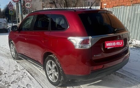 Mitsubishi Outlander III рестайлинг 3, 2013 год, 2 200 000 рублей, 7 фотография