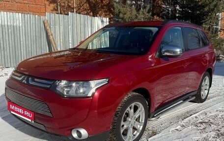 Mitsubishi Outlander III рестайлинг 3, 2013 год, 2 200 000 рублей, 9 фотография