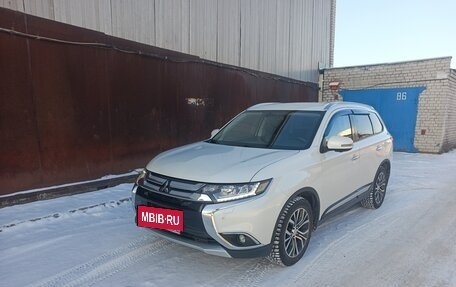 Mitsubishi Outlander III рестайлинг 3, 2017 год, 2 100 000 рублей, 7 фотография