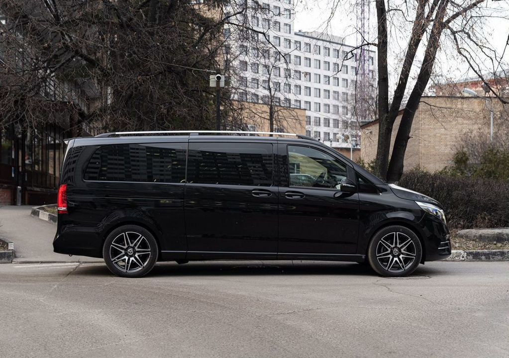 Mercedes-Benz V-Класс, 2023 год, 14 200 000 рублей, 3 фотография