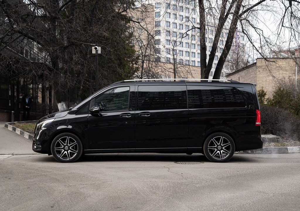 Mercedes-Benz V-Класс, 2023 год, 14 200 000 рублей, 4 фотография