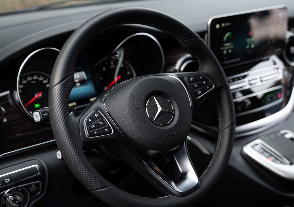 Mercedes-Benz V-Класс, 2023 год, 14 200 000 рублей, 10 фотография