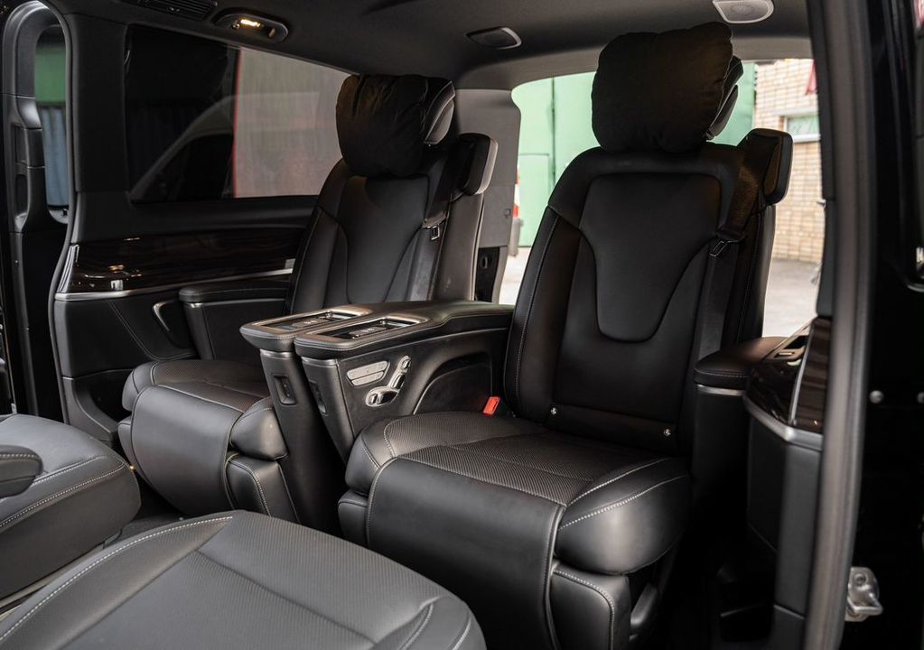 Mercedes-Benz V-Класс, 2023 год, 14 200 000 рублей, 24 фотография