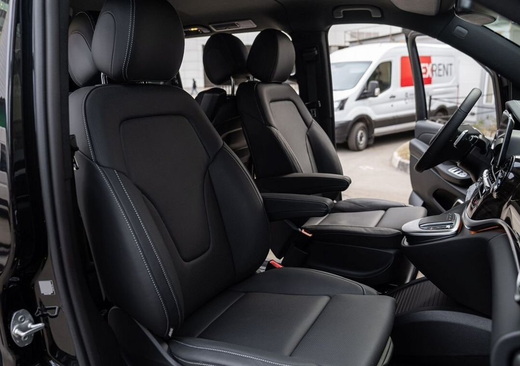 Mercedes-Benz V-Класс, 2023 год, 14 200 000 рублей, 21 фотография