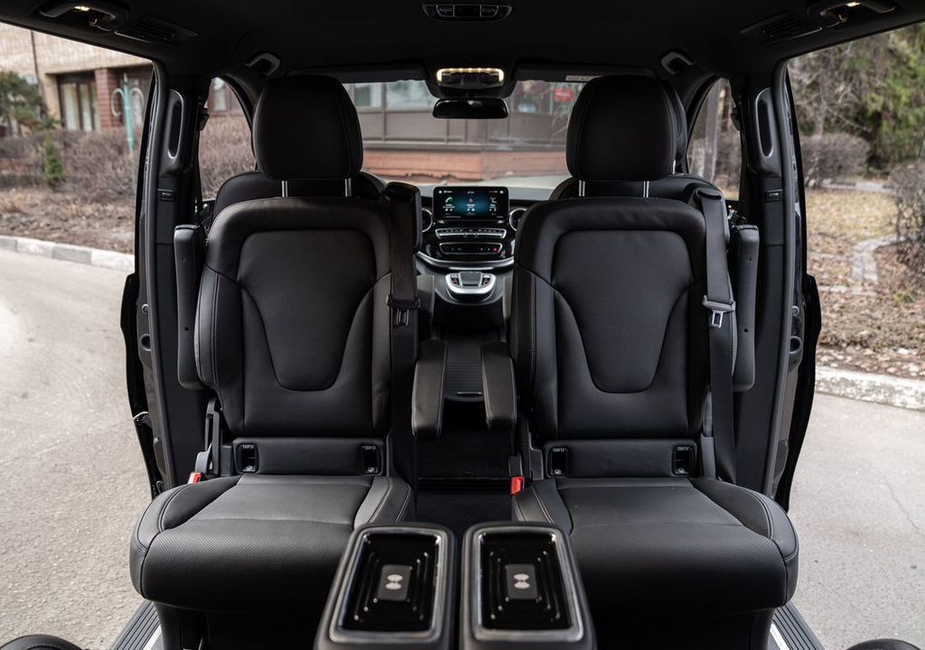 Mercedes-Benz V-Класс, 2023 год, 14 200 000 рублей, 26 фотография