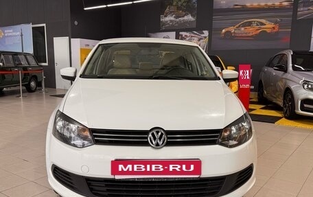 Volkswagen Polo VI (EU Market), 2011 год, 590 000 рублей, 2 фотография