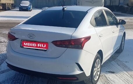 Hyundai Solaris II рестайлинг, 2021 год, 2 300 000 рублей, 3 фотография