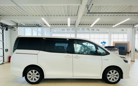 Toyota Voxy III, 2014 год, 2 629 000 рублей, 7 фотография