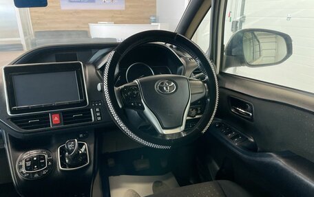 Toyota Voxy III, 2014 год, 2 629 000 рублей, 15 фотография