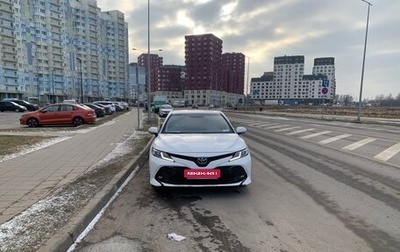 Toyota Camry, 2018 год, 1 950 000 рублей, 1 фотография