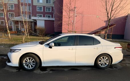 Toyota Camry, 2018 год, 1 950 000 рублей, 6 фотография