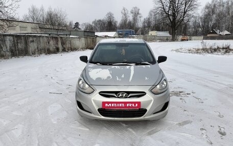 Hyundai Solaris II рестайлинг, 2013 год, 650 000 рублей, 4 фотография