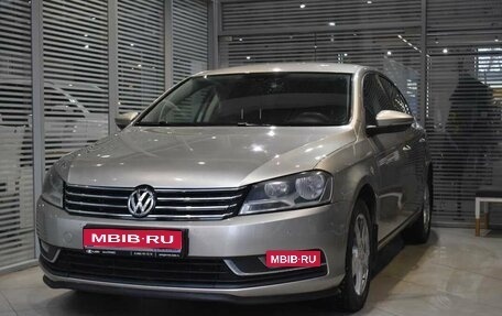 Volkswagen Passat B7, 2013 год, 949 000 рублей, 1 фотография