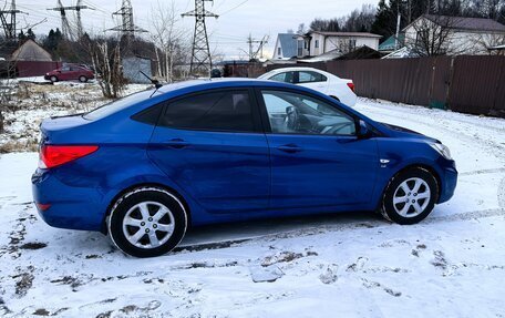 Hyundai Solaris II рестайлинг, 2011 год, 800 000 рублей, 10 фотография