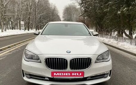 BMW 7 серия, 2014 год, 3 750 000 рублей, 11 фотография