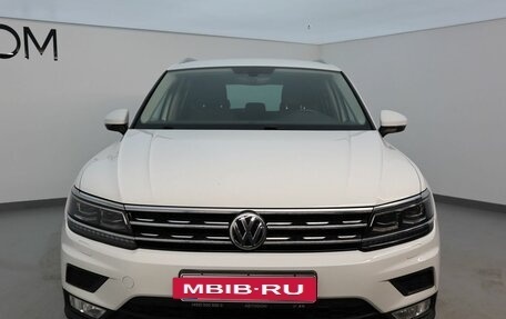 Volkswagen Tiguan II, 2017 год, 2 397 000 рублей, 3 фотография