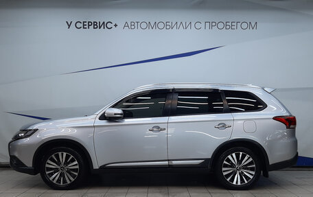 Mitsubishi Outlander III рестайлинг 3, 2019 год, 2 595 000 рублей, 2 фотография