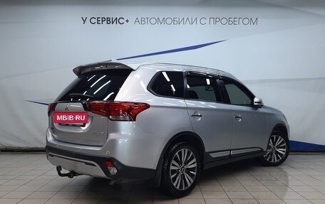 Mitsubishi Outlander III рестайлинг 3, 2019 год, 2 595 000 рублей, 3 фотография