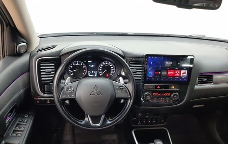 Mitsubishi Outlander III рестайлинг 3, 2019 год, 2 595 000 рублей, 14 фотография