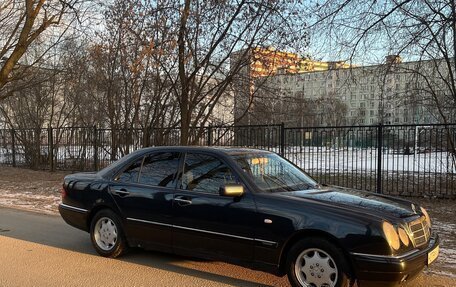 Mercedes-Benz E-Класс, 1998 год, 650 000 рублей, 5 фотография