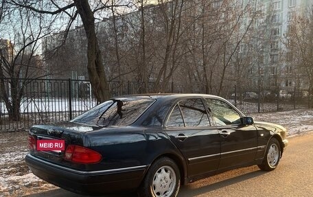 Mercedes-Benz E-Класс, 1998 год, 650 000 рублей, 4 фотография