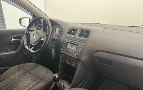 Volkswagen Polo VI (EU Market), 2015 год, 920 000 рублей, 13 фотография