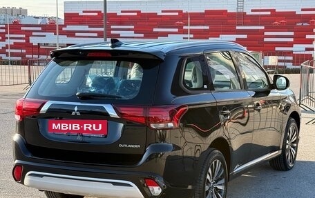 Mitsubishi Outlander III рестайлинг 3, 2022 год, 3 357 000 рублей, 36 фотография