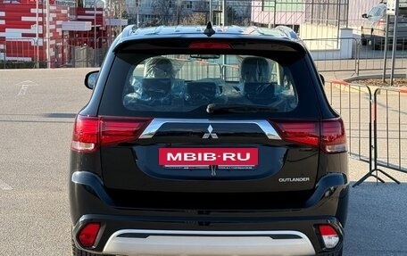 Mitsubishi Outlander III рестайлинг 3, 2022 год, 3 357 000 рублей, 33 фотография