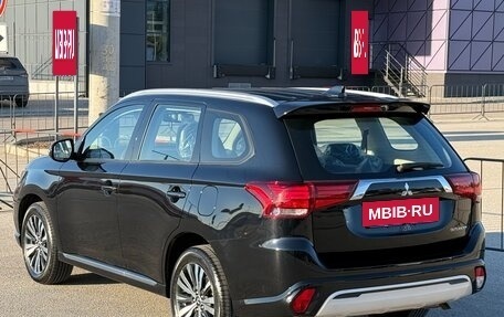 Mitsubishi Outlander III рестайлинг 3, 2022 год, 3 357 000 рублей, 30 фотография